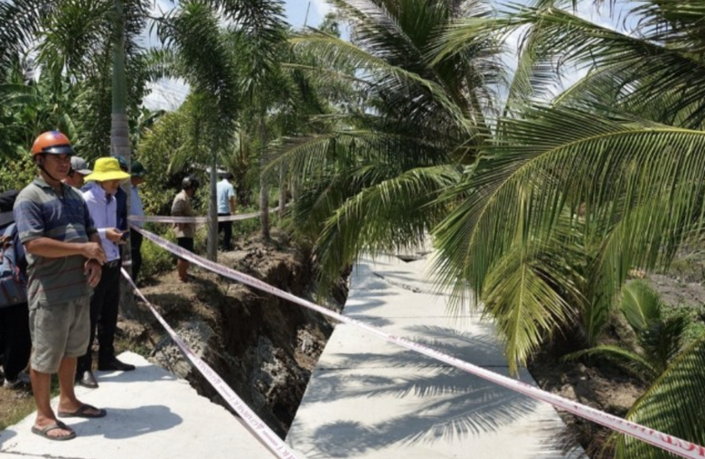 Hạn hán gây sạt lở, Kiên Giang công bố tình huống khẩn cấp ở huyện U Minh Thượng- Ảnh 2. Hạn hán gây sạt lở, Kiên Giang công bố tình huống khẩn cấp ở huyện U Minh Thượng- Ảnh 2.