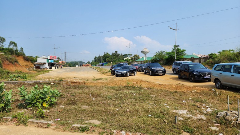 Nhiều dự &aacute;n giao th&ocirc;ng trọng điểm ở Quảng Ng&atilde;i kh&oacute; c&aacute;n đ&iacute;ch- Ảnh 2.