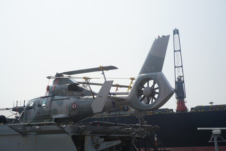 Cận cảnh tàu Hải quân Pháp vừa cập cảng Tiên Sa- Ảnh 6. Cận cảnh tàu Hải quân Pháp vừa cập cảng Tiên Sa- Ảnh 6.