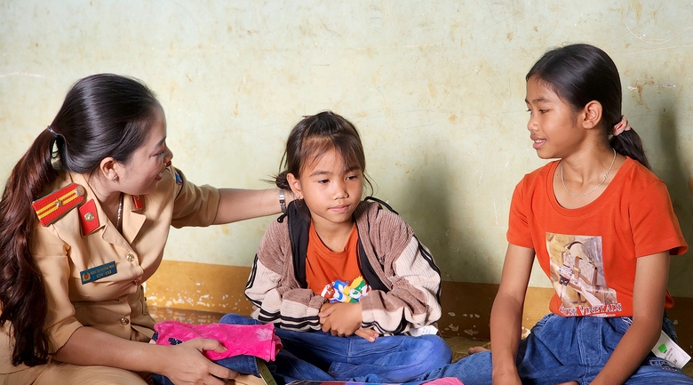 Những người cha, người mẹ đặc biệt của trẻ mồ c&ocirc;i- Ảnh 3.