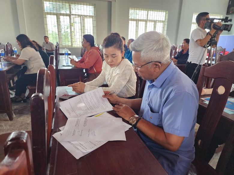 Đắk N&ocirc;ng: Người d&acirc;n k&yacute; cam kết bảo vệ kết cấu hạ tầng giao th&ocirc;ng đường Hồ Ch&iacute; Minh- Ảnh 2.