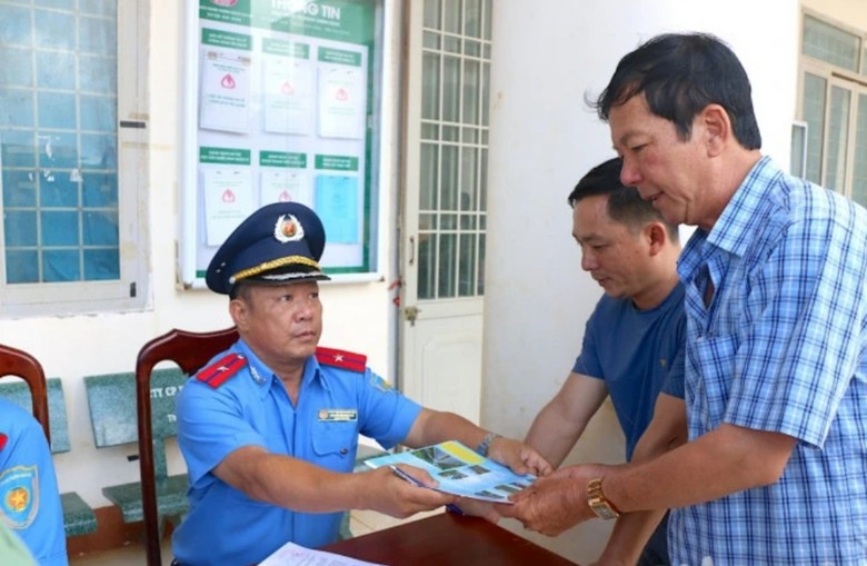 Đắk N&ocirc;ng: Người d&acirc;n k&yacute; cam kết bảo vệ kết cấu hạ tầng giao th&ocirc;ng đường Hồ Ch&iacute; Minh- Ảnh 1.