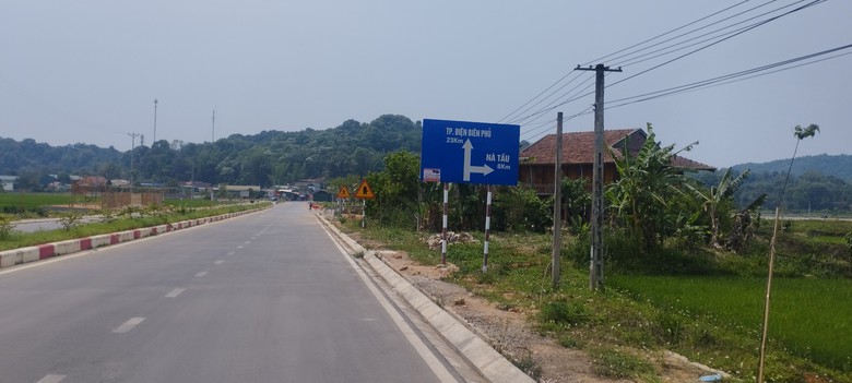 THACO Marathon vì ATGT 2024: Mỗi cung đường một ý nghĩa- Ảnh 4. THACO Marathon vì ATGT 2024: Mỗi cung đường một ý nghĩa- Ảnh 4.