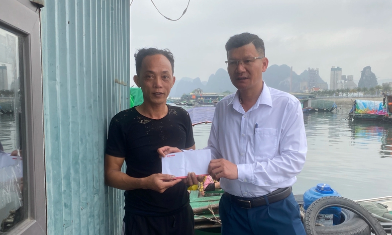 Báo Giao thông trao hơn 40 triệu đồng hỗ trợ 3 gia đình nạn nhân TNGT ở Quảng Ninh- Ảnh 3. Báo Giao thông trao hơn 40 triệu đồng hỗ trợ 3 gia đình nạn nhân TNGT ở Quảng Ninh- Ảnh 3.