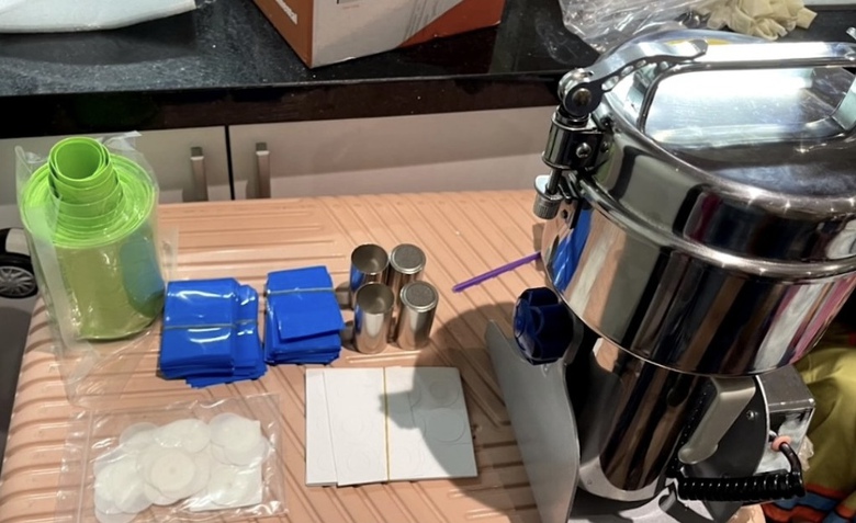 C&ocirc;ng an TP.HCM triệt ph&aacute; vụ vận chuyển 184 b&aacute;nh ma t&uacute;y- Ảnh 2.