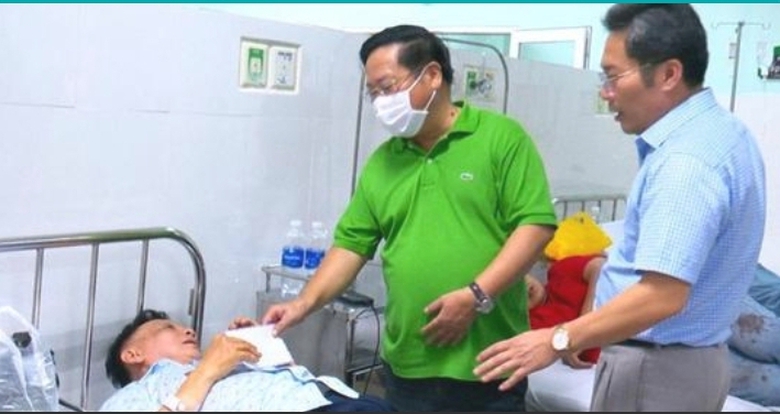 Sức khỏe c&aacute;c nạn nh&acirc;n vụ lật xe kh&aacute;ch tr&ecirc;n QL24 ra sao?- Ảnh 1.