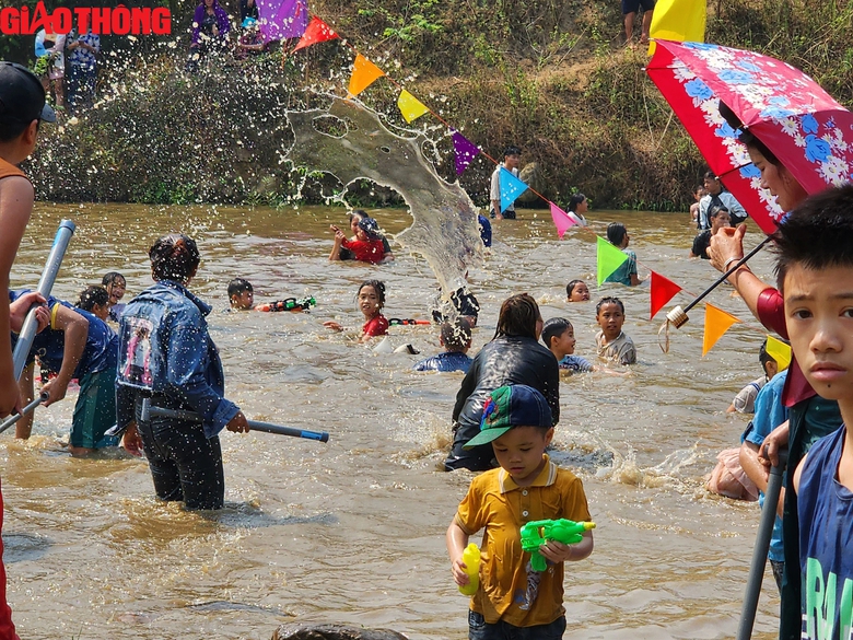 Độc đ&aacute;o "Tết t&eacute; nước" của d&acirc;n tộc L&agrave;o ở huyện Điện Bi&ecirc;n- Ảnh 6.