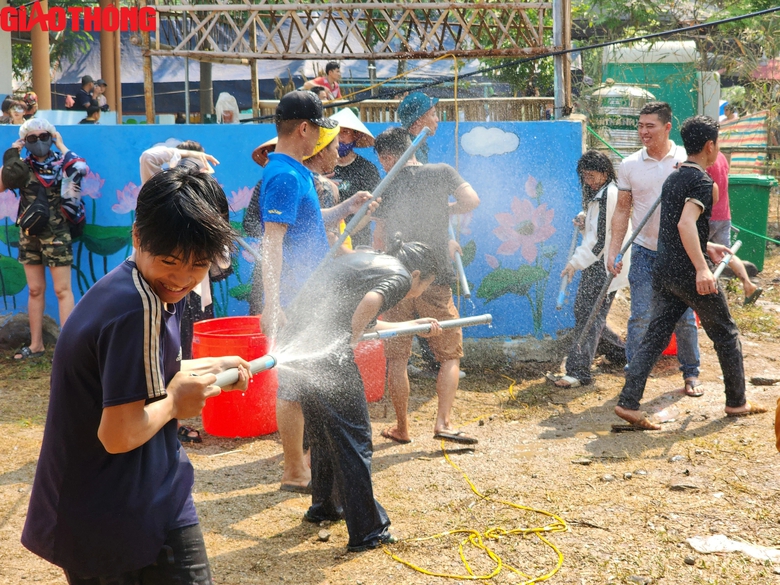 Độc đ&aacute;o "Tết t&eacute; nước" của d&acirc;n tộc L&agrave;o ở huyện Điện Bi&ecirc;n- Ảnh 11.