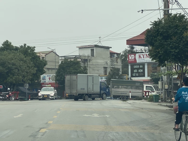 V&igrave; sao đoạn quốc lộ 18 d&agrave;i hơn 2km thường xuy&ecirc;n xảy ra TNGT?- Ảnh 1.