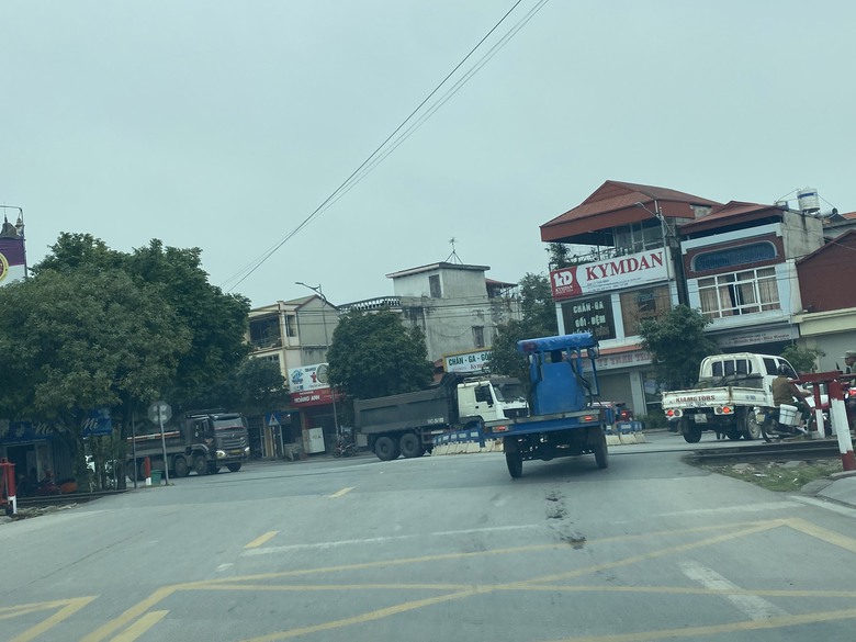 V&igrave; sao đoạn quốc lộ 18 d&agrave;i hơn 2km thường xuy&ecirc;n xảy ra TNGT?- Ảnh 4.