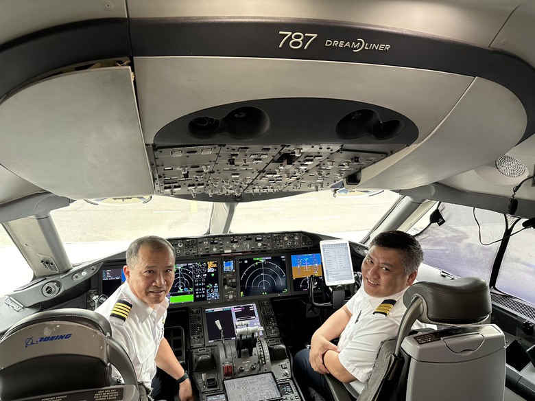 Cơ trưởng kỳ cựu tiết lộ b&iacute; mật nghề bay- Ảnh 1.