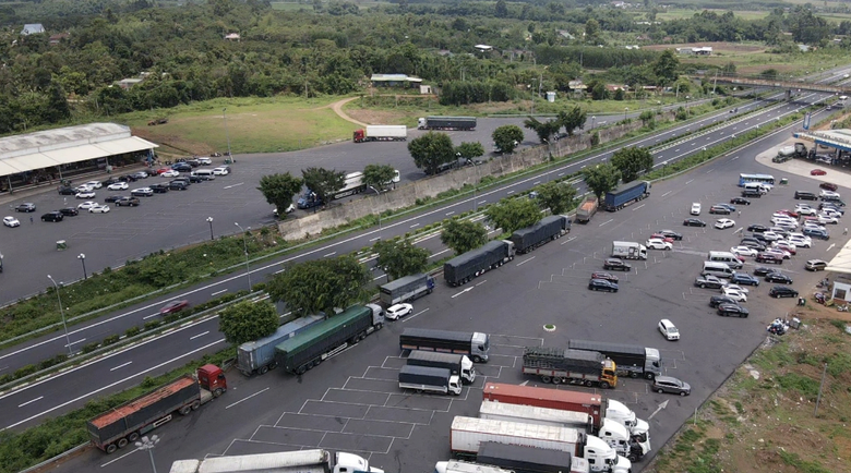 Bộ GTVT y&ecirc;u cầu ho&agrave;n th&agrave;nh c&aacute;c vị tr&iacute; dừng nghỉ tạm tr&ecirc;n cao tốc trước 27/4- Ảnh 1.