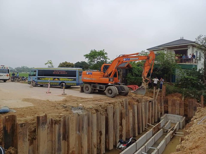 Lao xuống hố c&ocirc;ng tr&igrave;nh đ&atilde; r&agrave;o chắn, nam thanh ni&ecirc;n tử vong- Ảnh 1.