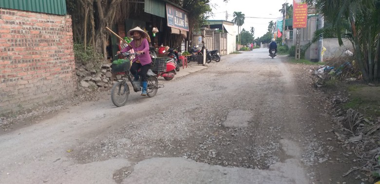 Quảng Ninh: Gập ghềnh tuyến đường li&ecirc;n huyện nối hai quốc lộ- Ảnh 4.
