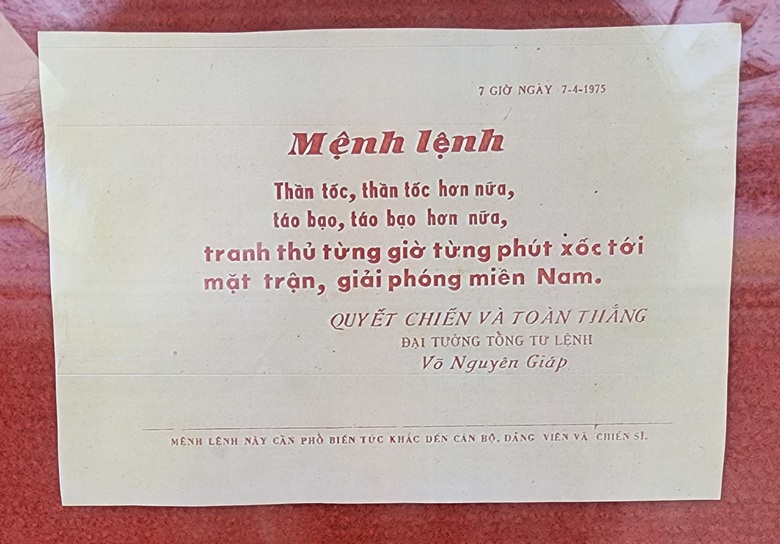 X&uacute;c động kỷ vật Đại tướng V&otilde; Nguy&ecirc;n Gi&aacute;p gửi c&aacute;c l&aacute;i xe, d&acirc;n c&ocirc;ng vận tải- Ảnh 6.