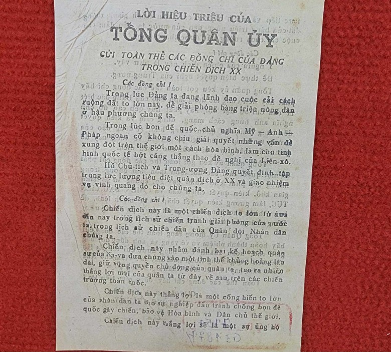 X&uacute;c động kỷ vật Đại tướng V&otilde; Nguy&ecirc;n Gi&aacute;p gửi c&aacute;c l&aacute;i xe, d&acirc;n c&ocirc;ng vận tải- Ảnh 11.