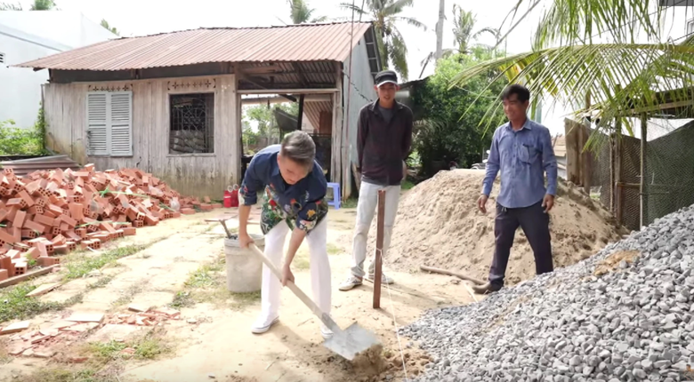 Đ&agrave;m Vĩnh Hưng giữ lời hứa, x&acirc;y nh&agrave; cho cha của nữ phạm nh&acirc;n đang thi h&agrave;nh &aacute;n chung th&acirc;n - Ảnh 2.