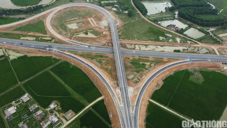 Khai thác 2 nút giao còn lại trên cao tốc Mai Sơn - QL45 từ 19/4- Ảnh 6. Khai thác 2 nút giao còn lại trên cao tốc Mai Sơn - QL45 từ 19/4- Ảnh 6.