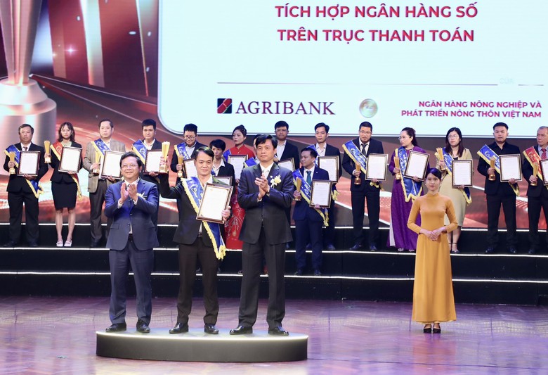 Agribank được vinh danh Hệ thống công nghệ thông tin xuất sắc tại Giải thưởng Sao Khuê- Ảnh 1. Agribank được vinh danh Hệ thống công nghệ thông tin xuất sắc tại Giải thưởng Sao Khuê- Ảnh 1.