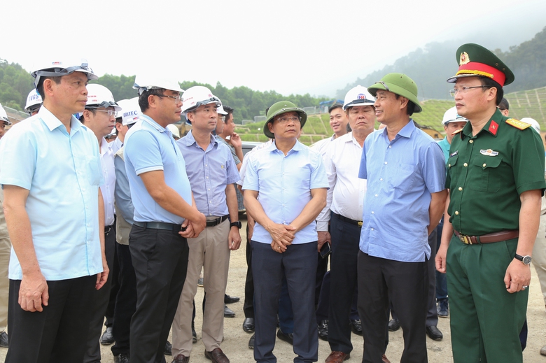 Ph&aacute;t huy tinh thần tương trợ, th&ocirc;ng xe cao tốc Diễn Ch&acirc;u - B&atilde;i Vọt dịp 30/4- Ảnh 3.