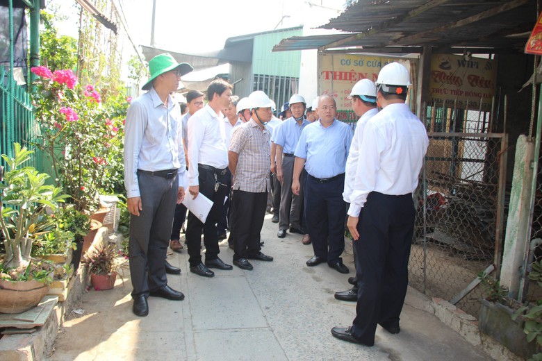 Hậu Giang khẩn trương hoàn thành hai dự án chống sạt lở- Ảnh 1. Hậu Giang khẩn trương hoàn thành hai dự án chống sạt lở- Ảnh 1.