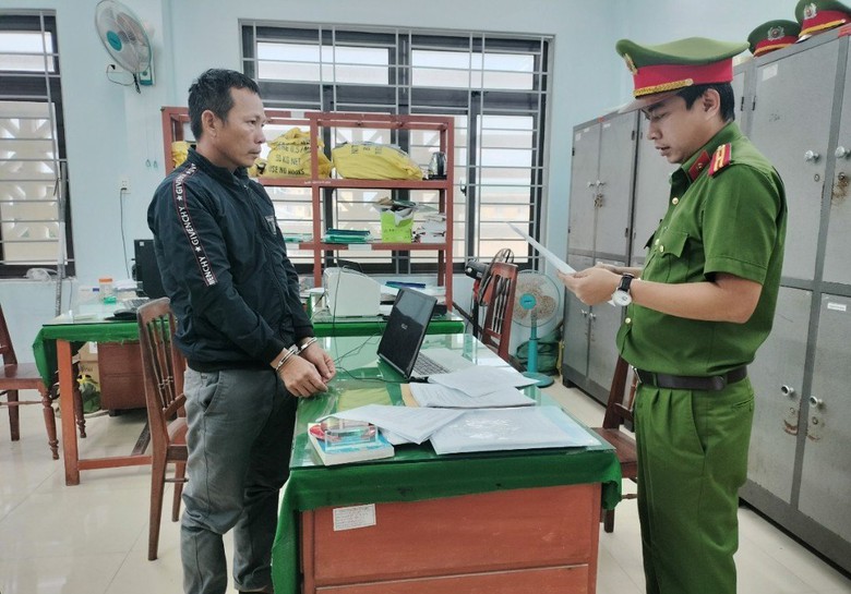 Vụ nam shipper bị đ&aacute;nh g&atilde;y 2 tay: Truy tố kẻ g&acirc;y &aacute;n tội danh giết người- Ảnh 1.