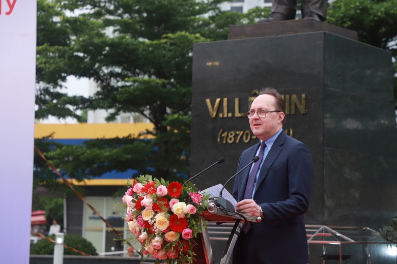 Kh&aacute;nh th&agrave;nh tượng đ&agrave;i V.I.L&ecirc;nin tại Nghệ An- Ảnh 3.