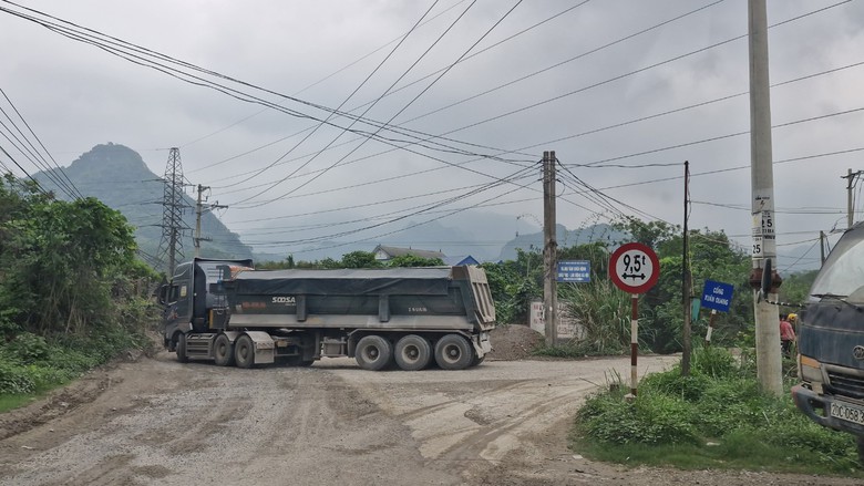 Ch&iacute;nh quyền vẫn tiếp tay cho mỏ đ&aacute; vi phạm ở Th&aacute;i Nguy&ecirc;n?- Ảnh 2.
