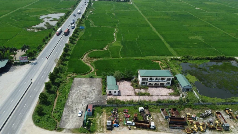Trụ sở trạm kiểm dịch 8 tỷ bỏ hoang v&igrave; kh&ocirc;ng c&oacute; đường v&agrave;o- Ảnh 1.