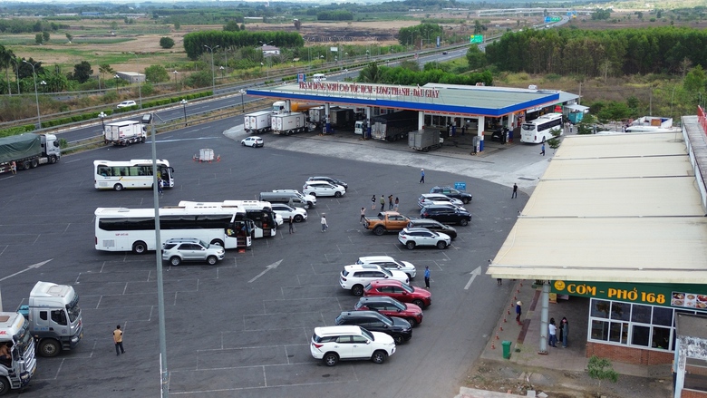 Cấp tốc x&acirc;y trạm dừng nghỉ tạm tr&ecirc;n cao tốc qua B&igrave;nh Thuận, Ninh Thuận- Ảnh 1.