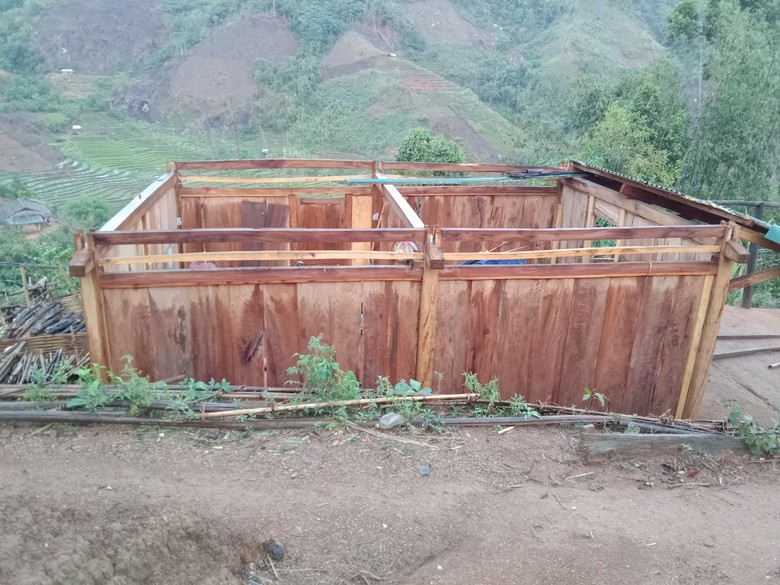 41 nhà dân ở Thanh Hóa bị tốc mái vì dông, lốc kèm mưa đá- Ảnh 1. 41 nhà dân ở Thanh Hóa bị tốc mái vì dông, lốc kèm mưa đá- Ảnh 1.