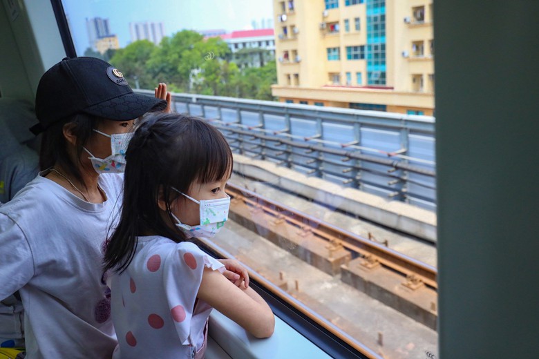 Kh&aacute;ch đi t&agrave;u C&aacute;t Linh - H&agrave; Đ&ocirc;ng thư thả trong ng&agrave;y nghỉ lễ Giỗ Tổ- Ảnh 8.