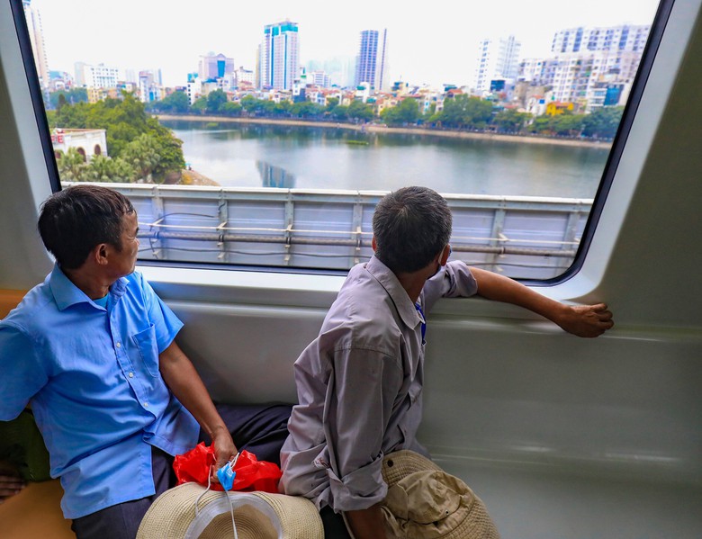 Kh&aacute;ch đi t&agrave;u C&aacute;t Linh - H&agrave; Đ&ocirc;ng thư thả trong ng&agrave;y nghỉ lễ Giỗ Tổ- Ảnh 9.