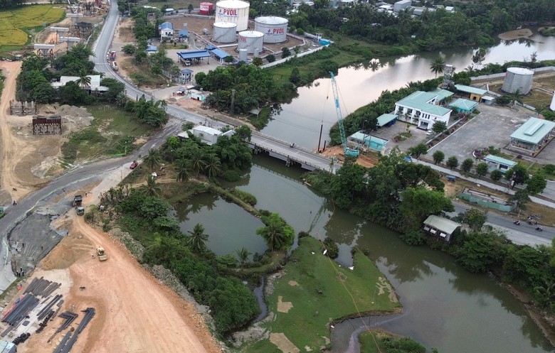 Đường ven biển nối cảng Li&ecirc;n Chiểu thi c&ocirc;ng ra sao khi vướng mặt bằng?- Ảnh 13.