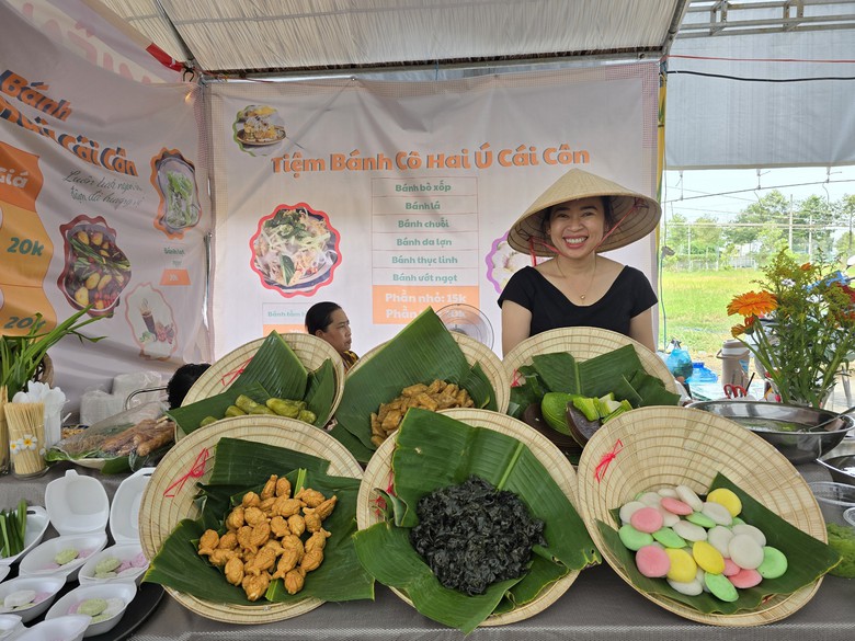Cận cảnh chiếc b&aacute;nh x&egrave;o đường k&iacute;nh 3m tại lễ hội b&aacute;nh d&acirc;n gian Cần Thơ- Ảnh 9.