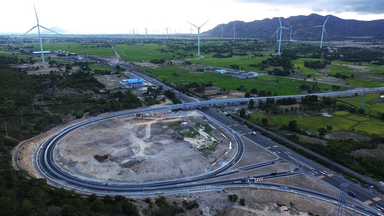 Nghiệm thu đưa v&agrave;o khai th&aacute;c cao tốc Cam L&acirc;m - Vĩnh Hảo- Ảnh 2.