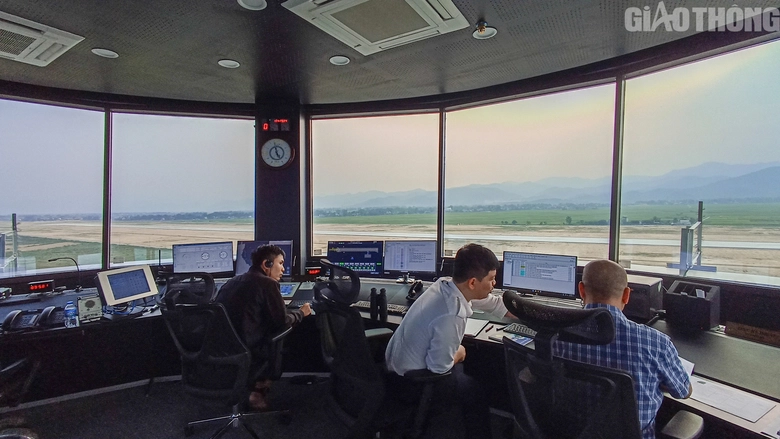 Kh&aacute;nh th&agrave;nh đ&agrave;i kiểm so&aacute;t kh&ocirc;ng lưu thiết kế hoa ban c&aacute;ch điệu độc đ&aacute;o- Ảnh 5.