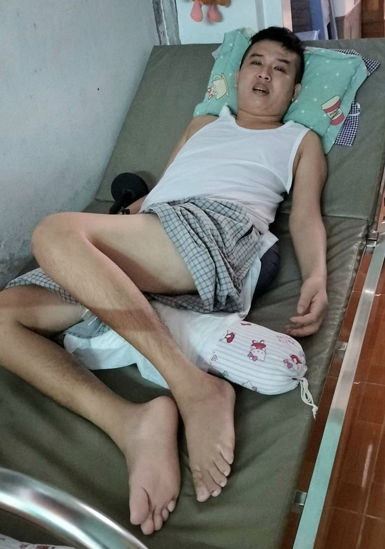 Từ trụ cột gia đ&igrave;nh th&agrave;nh phế nh&acirc;n sau tai nạn- Ảnh 1.