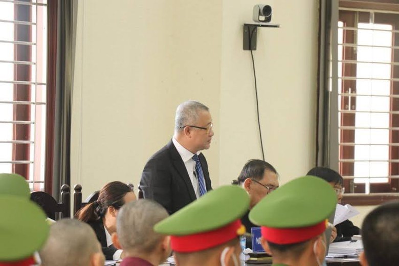 C&ocirc;ng an Long An vẫn truy t&igrave;m 3 luật sư b&agrave;o chữa cho bị c&aacute;o L&ecirc; T&ugrave;ng V&acirc;n- Ảnh 1.