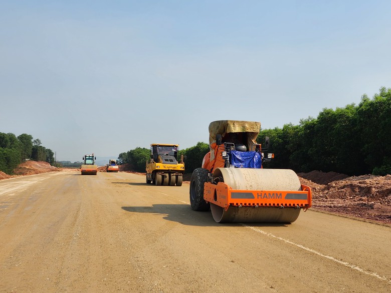 Tiến độ cao tốc qua H&agrave; Tĩnh, Quảng B&igrave;nh hiện ra sao?- Ảnh 1.