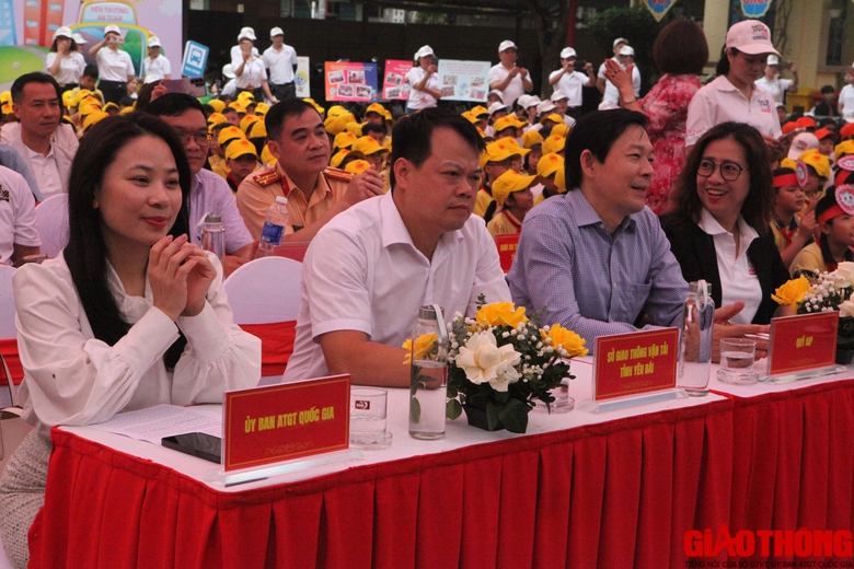 H&agrave;ng trăm học sinh Y&ecirc;n B&aacute;i trải nghiệm tại ng&agrave;y hội ATGT- Ảnh 5.
