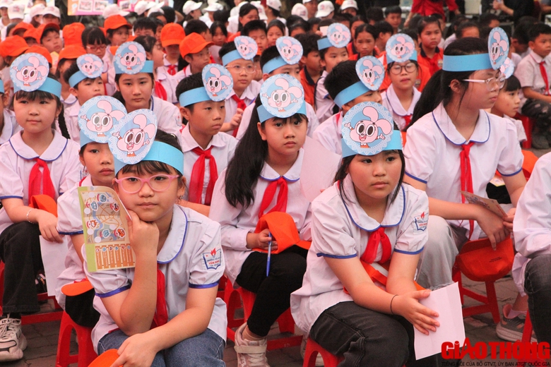 H&agrave;ng trăm học sinh Y&ecirc;n B&aacute;i trải nghiệm tại ng&agrave;y hội ATGT- Ảnh 7.