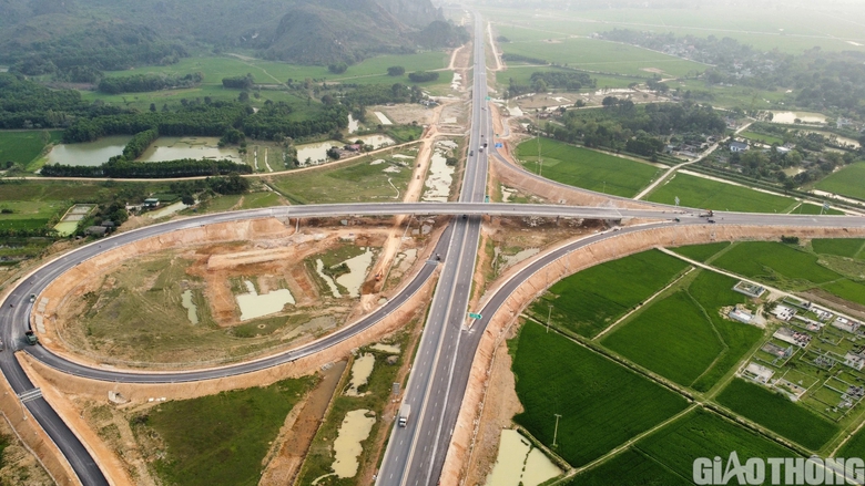 Sắp đưa n&uacute;t giao Đồng Thắng tr&ecirc;n cao tốc Mai Sơn - QL45 v&agrave;o khai th&aacute;c- Ảnh 1.