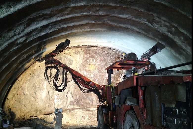 Vượt kh&oacute; th&ocirc;ng hầm Sơn Triệu tr&ecirc;n cao tốc Quy Nhơn - Ch&iacute; Thạnh trước 1 th&aacute;ng- Ảnh 4.