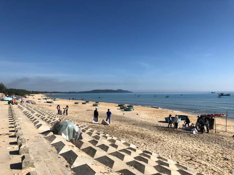 Khu vực biển Lệ Thủy nơi xảy ra vụ đuối nước thương t&acirc;m.