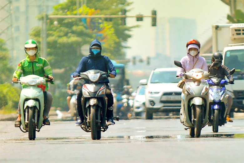 Thời tiết h&ocirc;m nay 2/4: Nắng n&oacute;ng gay gắt lan rộng, k&eacute;o d&agrave;i đến cuối tuần- Ảnh 1.