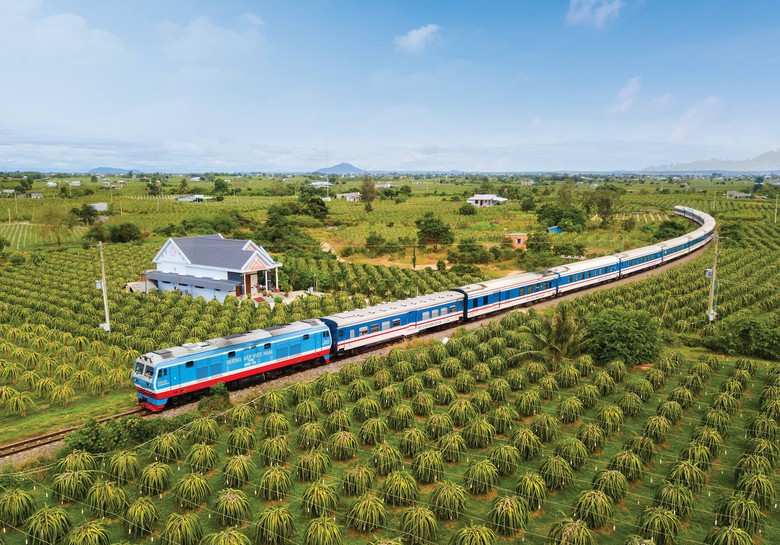 Tổng c&ocirc;ng ty Đường sắt Việt Nam ch&iacute;nh thức chuyển đổi th&agrave;nh tập đo&agrave;n - Ảnh 1.