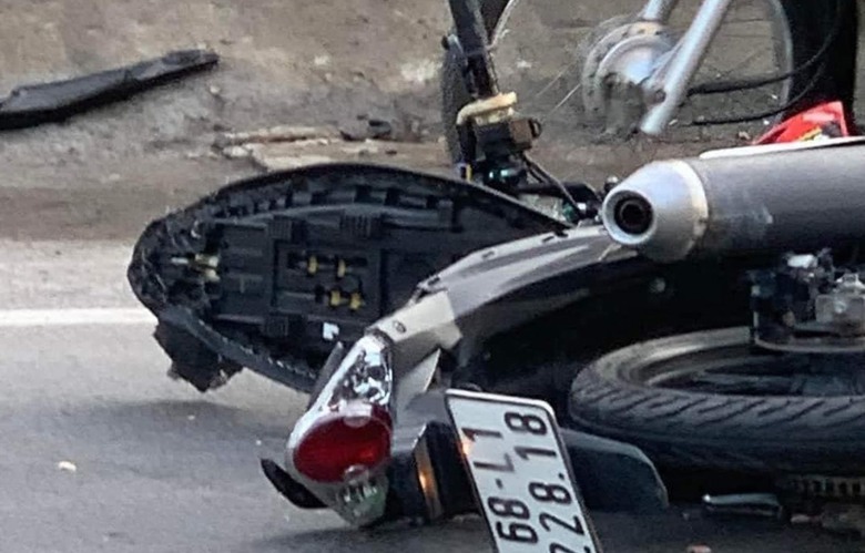 Va chạm giữa xe ben và xe máy, một thanh niên tử vong- Ảnh 1. Va chạm giữa xe ben và xe máy, một thanh niên tử vong- Ảnh 1.