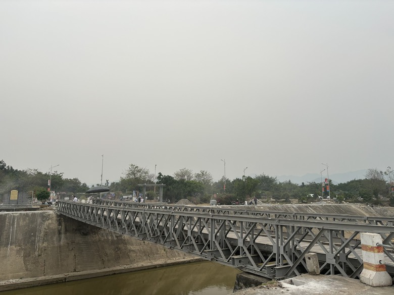 Điểm nhấn hệ thống chiếu sáng cầu Mường Thanh dịp kỷ niệm 70 năm chiến thắng Điện Biên Phủ- Ảnh 7. Điểm nhấn hệ thống chiếu sáng cầu Mường Thanh dịp kỷ niệm 70 năm chiến thắng Điện Biên Phủ- Ảnh 7.