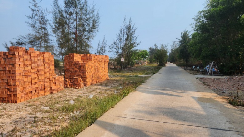Cận cảnh tuyến đường 3,8 tỷ đồng ở Quảng Ng&atilde;i bị "r&uacute;t ruột" gần 1 tỷ- Ảnh 5.